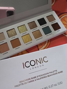 ICONIC London Beachside Babe Eyeshadow Palette
